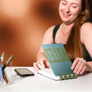 [3648-BWG] Medium Disc-Bound Taskpad With 3x Laminated Cover