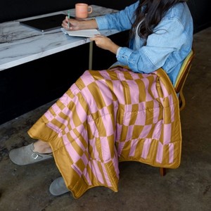 [5755-M80-1S-4CP] Soft Block Lap Blanket